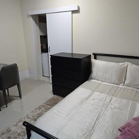 Shanti House Enfield Ngoại thất bức ảnh